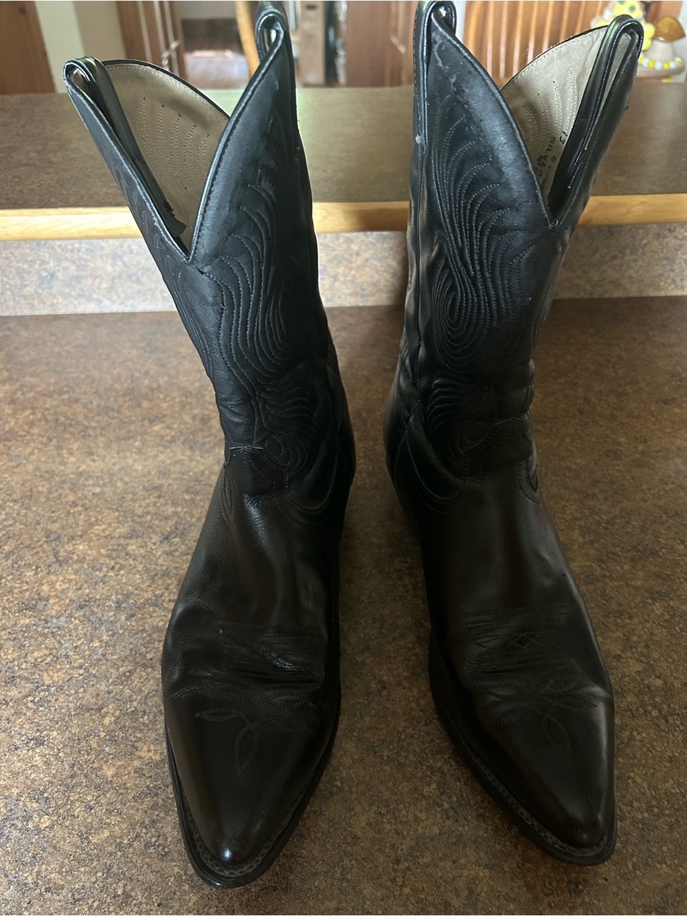 Men's Black Leather Western Cowboy Boots with Decorative Stitching